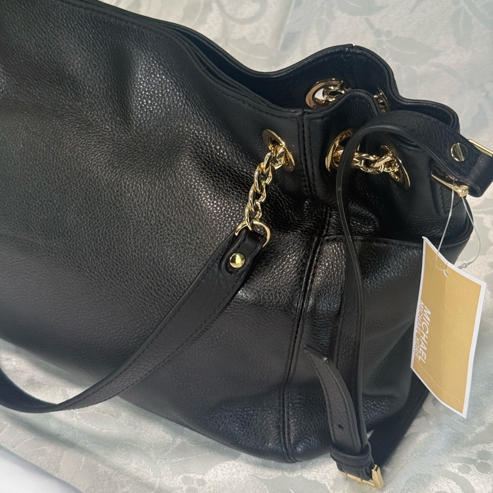 Black NWT Michael Kors handbag. - Picture 14 of 16
